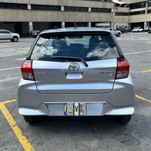 Toyota AGYA 2026 Plateado Caracas