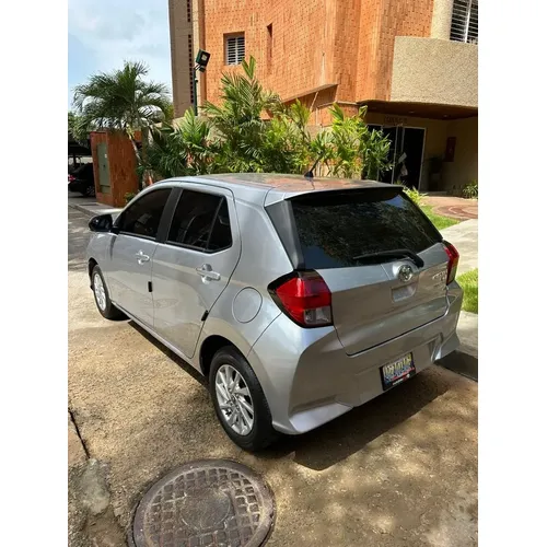 Toyota AGYA 2025 Plateado Maracaibo