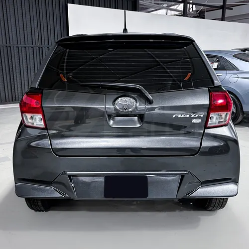 Toyota AGYA AT 2026 Gris Caracas