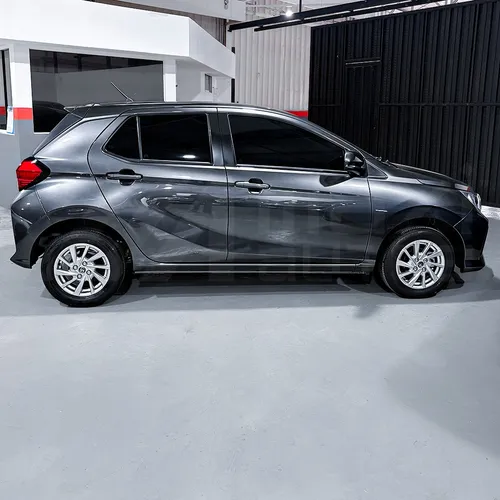 Toyota AGYA AT 2026 Gris Caracas