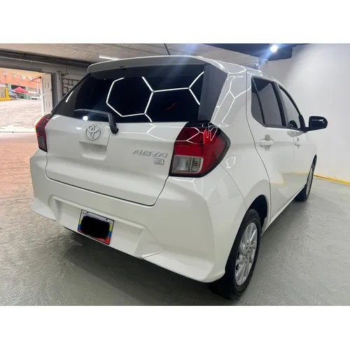 Toyota AGYA 2026 Blanco Caracas