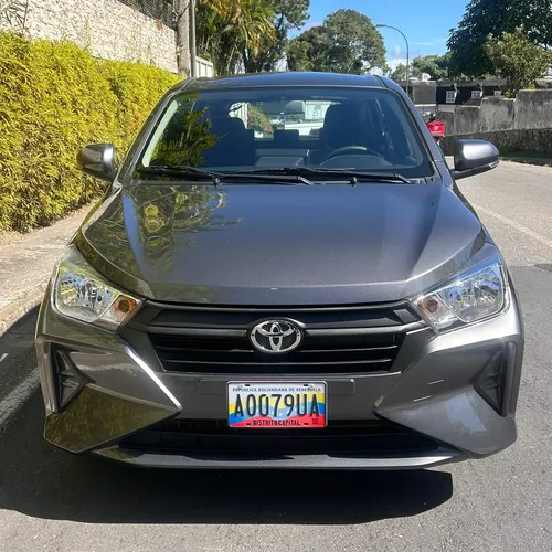 Toyota AGYA 2026 Blanco Caracas