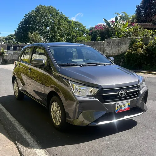 Toyota AGYA 2026 Blanco Caracas