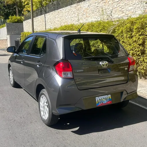 Toyota AGYA 2026 Blanco Caracas