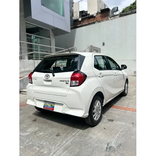 Toyota AGYA S 2026 Blanco Caracas