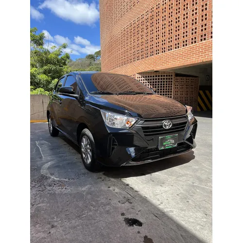 Toyota AGYA G 2025 Negro Caracas