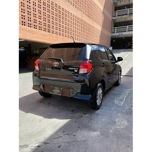 Toyota AGYA G 2025 Negro Caracas