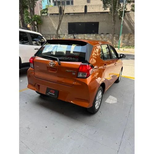 Toyota AGYA G 2025 Naranja Caracas