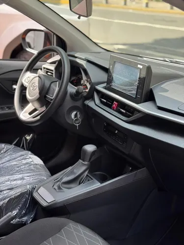 Toyota AGYA G 2025 Naranja Caracas