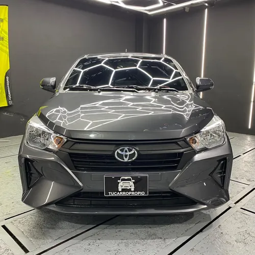 Toyota AGYA G 2025 Gris Caracas
