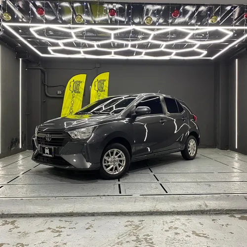 Toyota AGYA G 2025 Gris Caracas