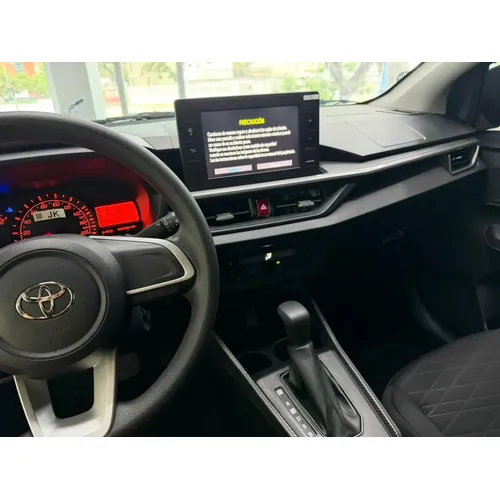 Toyota AGYA G 2025 Plateado Caracas