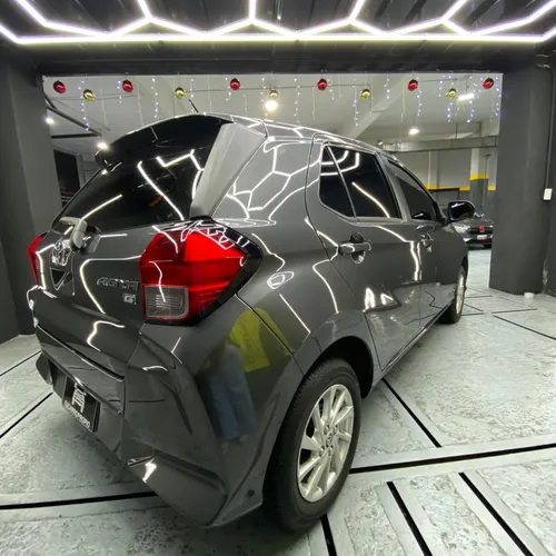 Toyota AGYA G 2025 Gris Caracas