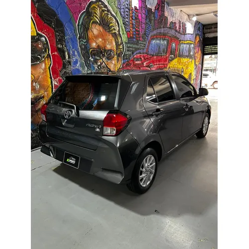 Toyota AGYA G 2026 Gris Caracas