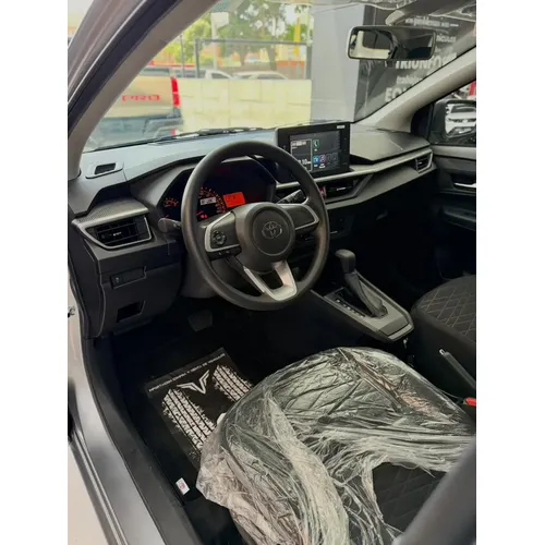 Toyota AGYA G 2026 Plateado Caracas