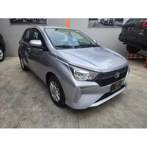Toyota AGYA G 2026 Plateado Caracas
