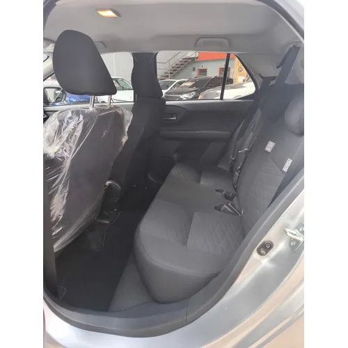 Toyota AGYA 2026 Plateado Caracas