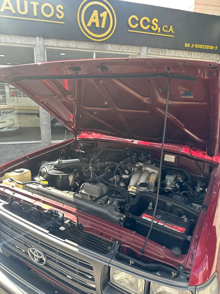 Toyota Autana 2001 Rojo Caracas