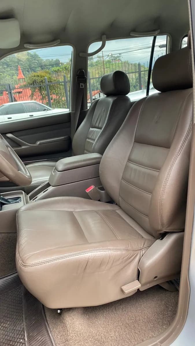 Toyota Autana LX año 2004 Plateado