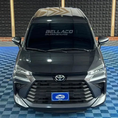 Toyota Avanza 2023 Gris Caracas
