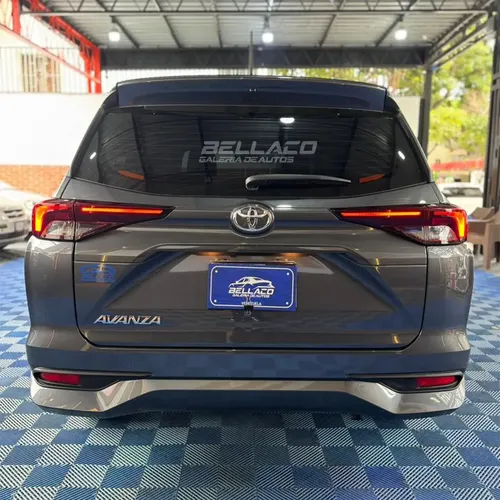 Toyota Avanza 2023 Gris Caracas