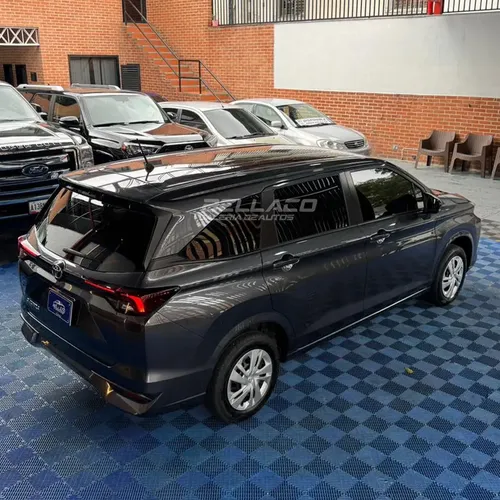 Toyota Avanza 2023 Gris Caracas