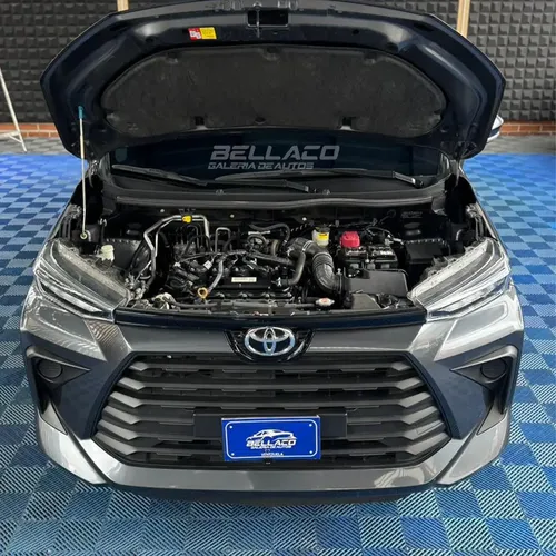 Toyota Avanza 2023 Gris Caracas