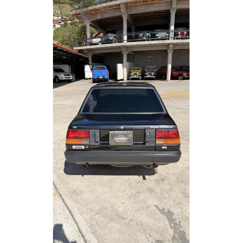 Toyota Avila 2001 Negro