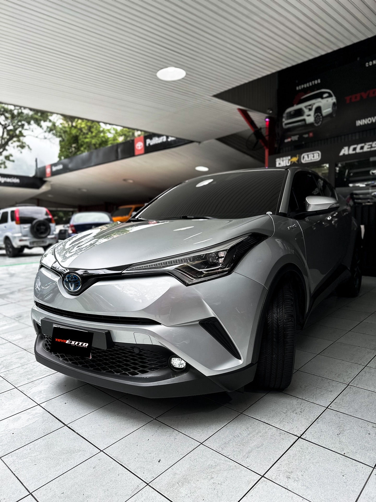 Toyota CHR Híbrido 2019 Plateado Caracas