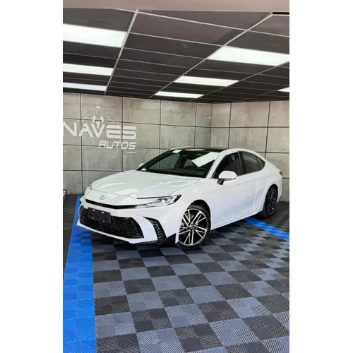 Toyota Camry 2025 Blanco Caracas