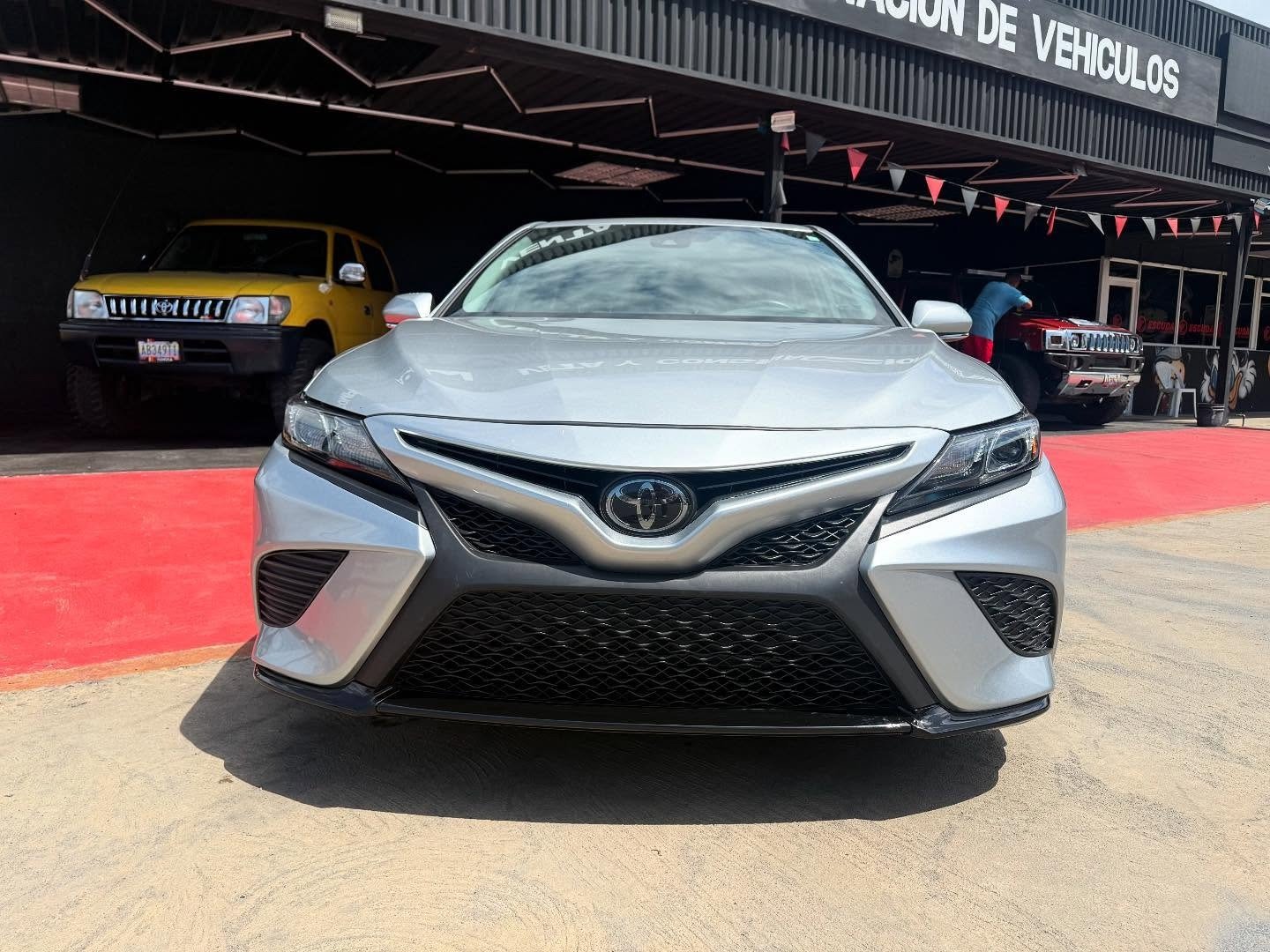 Toyota Camry 2022 Plateado