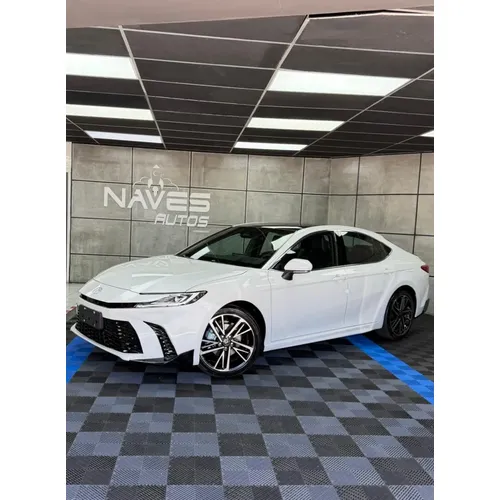 Toyota Camry 2025 Blanco Caracas