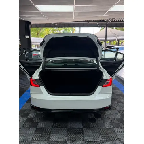 Toyota Camry 2025 Blanco Caracas