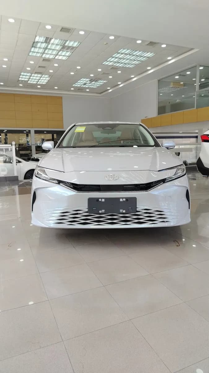 Toyota Camry Hev 2.0 2024 Blanco