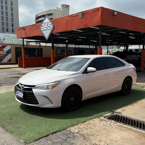 Toyota Camry 2017 Blanco Lechería