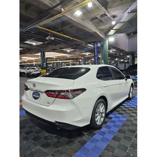 Toyota Camry 2023 Blanco Caracas