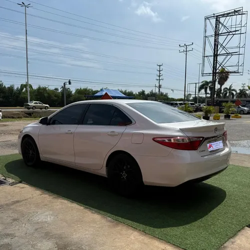 Toyota Camry 2017 Blanco Lechería