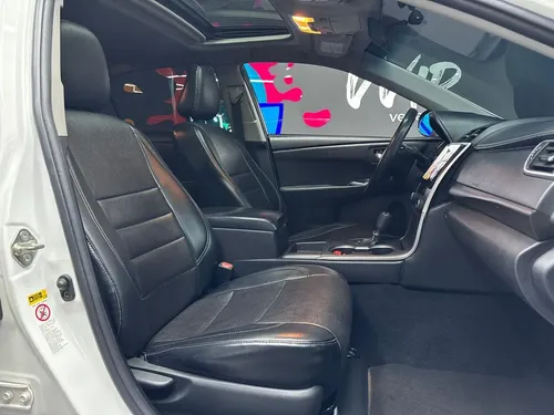 Toyota Camry LE 2018 Blanco Caracas