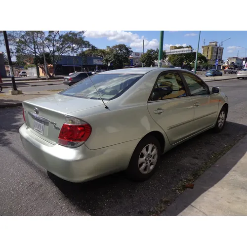Toyota Camry 2006 Plateado Barquisimeto