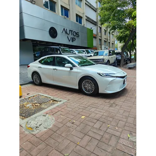 Toyota Camry 2025 Blanco Caracas