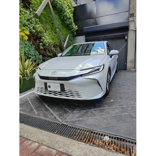 Toyota Camry 2025 Blanco Caracas