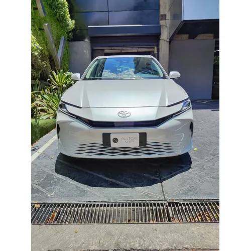 Toyota Camry 2025 Blanco Caracas
