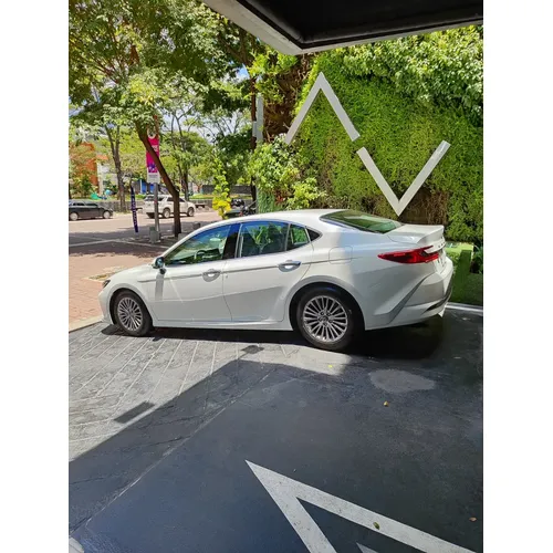 Toyota Camry 2025 Blanco Caracas
