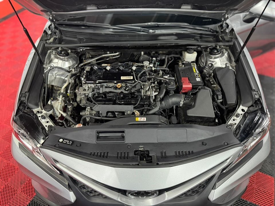 Toyota Camry SE 2019 Plata