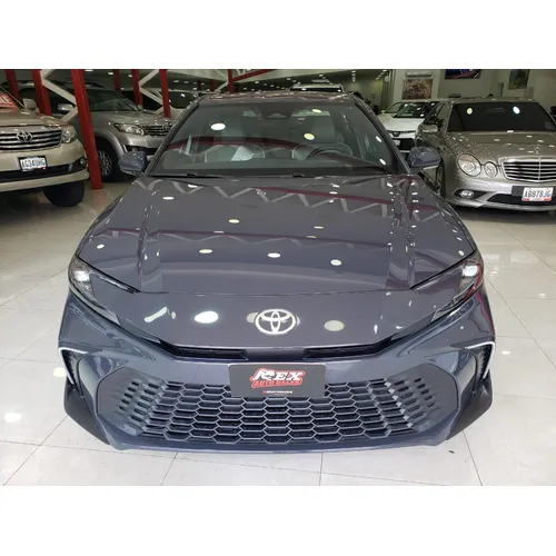 Toyota Camry SE 2025 Gris Caracas