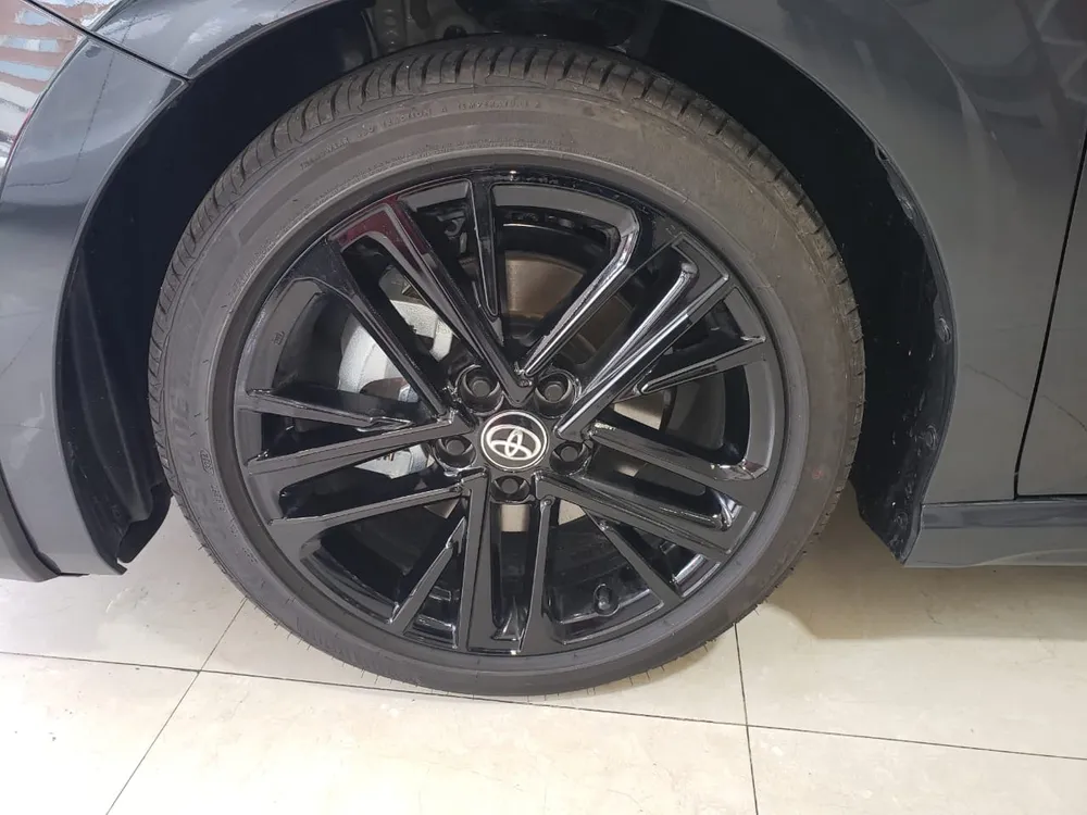 Toyota Camry SE 2025 Gris Caracas
