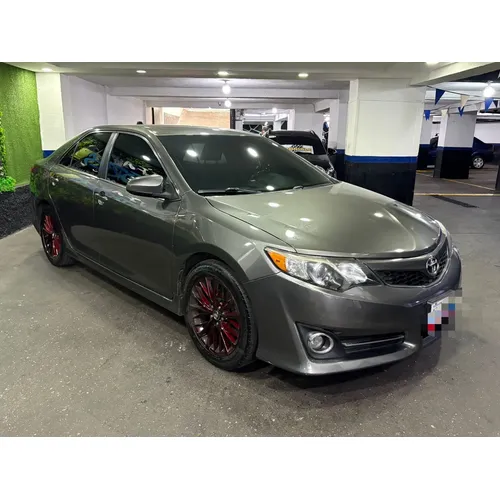 Toyota Camry SE 2014 Gris Caracas