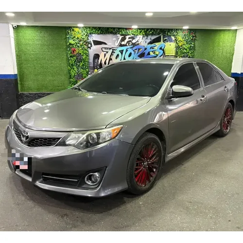 Toyota Camry SE 2014 Gris Caracas