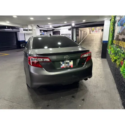 Toyota Camry SE 2014 Gris Caracas