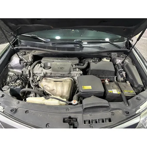 Toyota Camry SE 2014 Gris Caracas